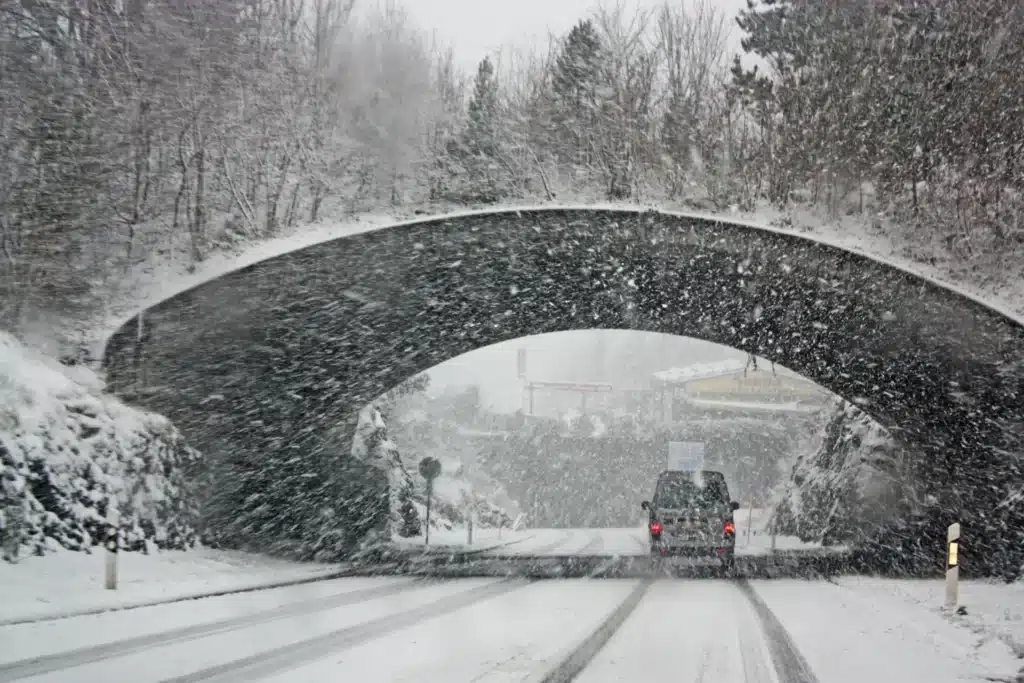 weather safety hazard in winter driving